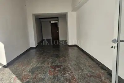 Negozio in affitto, Via Giosuè Carducci, Latina