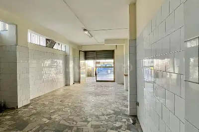 Negozio in affitto, Via Cesinali, Atripalda