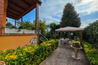 Villa Plurifamiliare in vendita, Via Ermesianatte, Roma