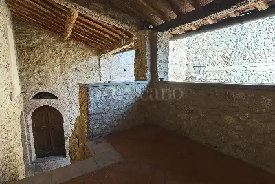 Casale in vendita, Strada di  Barigiano, Sovicille