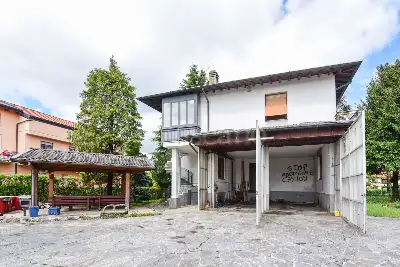 Casa Indipendente in vendita, Via Monte Rosa, Brenna