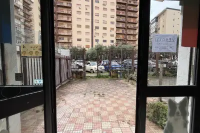 Negozio in vendita, Via Michele Titone, Palermo