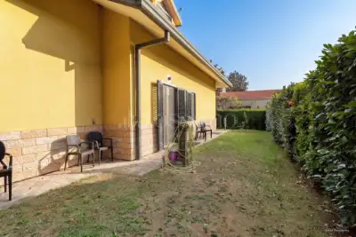 Villa in vendita, Via F. Montesi, Dairago