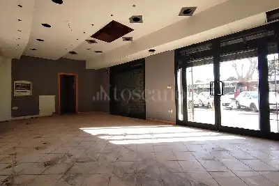 Negozio in affitto, Lungotevere degli Inventori, Roma