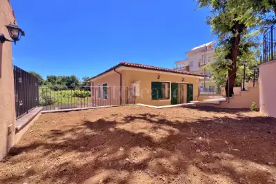 Casa Indipendente in vendita, Via Gorlago, Roma