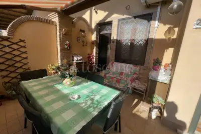 Villa Plurifamiliare in vendita, Via delle Primule, Pomezia