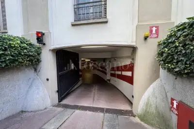 Box in affitto, Viale Luigi Majno 8, Milano