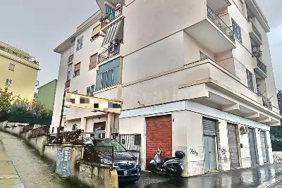 Negozio in vendita, Via Santorre di Santarosa, Roma