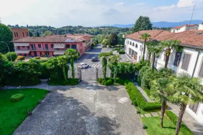 Albergo in vendita, Via XXV Aprile, Figino Serenza