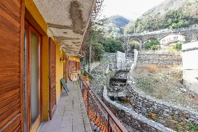 Casa in vendita, Via Vecchia Regina, Laglio