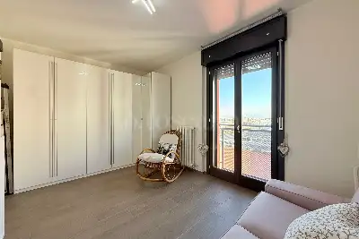 Casa in vendita, Via Senigallia, Milano
