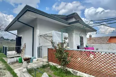 Casa Indipendente in vendita, Contrada Cesine, Avellino