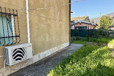 Villino a Schiera in vendita, Via San Francesco d'Assisi, Collebeato