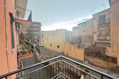 Casa in vendita, Via Curia, Catania