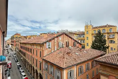 Casa in vendita, Via Galliera, Bologna