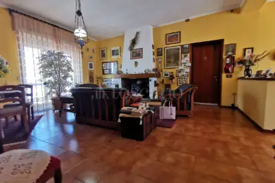 Casa in vendita, Via Roma, Castelletto di Branduzzo