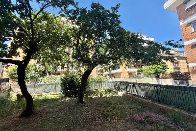 Negozio in vendita, Via Vincenzo Vela, Roma