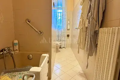 Casa in vendita, Milano via Bellarmino, Milano