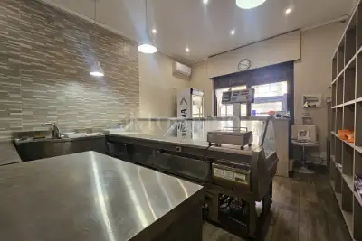 Negozio in vendita, Viale Marconi, Anzio