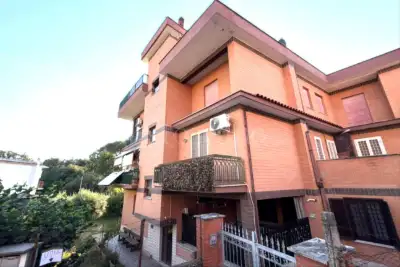 Casa in vendita, Via Cortemilia, Roma