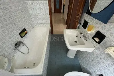 Casa in vendita, Via Montello, Corsico