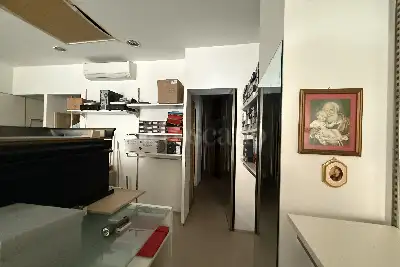 Negozio in vendita, Piazza Francesco Paolo Tosti, Palermo