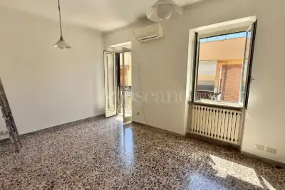 Casa in vendita, Via Torrita di Siena, Roma