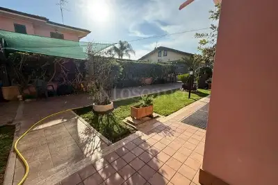 Villa Plurifamiliare in vendita, via del Razionalismo, Sabaudia