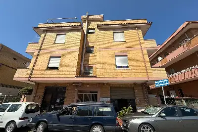 Negozio in vendita, Via Martinengo, Fiumicino