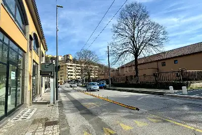 Negozio in affitto, Via Circumvallazione, Avellino