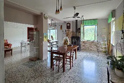 Casa Indipendente in vendita, Contrada Chioviano Basso 103, Bisenti