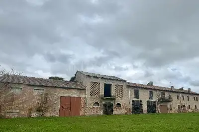 Villa Plurifamiliare in vendita, Via Ca' Nove 14-15, Ferrara