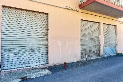 Magazzino in vendita, Via Francesco Panzera, Palermo