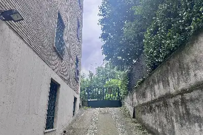 Box in vendita, via Restelli , Milano