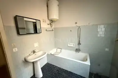 Casa in vendita, Via Francesco Rismondo, Modena