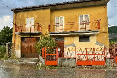 Casa Indipendente in vendita, Via delle Piscine, Tornimparte