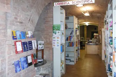 Negozio in vendita, Via Sant'Agata, Siena