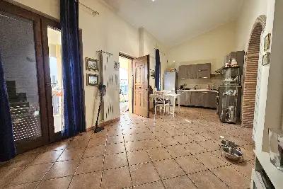 Villino a Schiera in vendita, Via Maria Grazia, Anzio