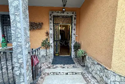 Villa in vendita, Via Canossi, Rezzato, Rezzato