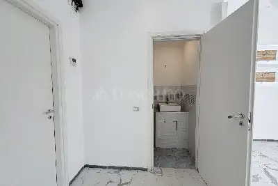 Negozio in vendita, Via Lodovico Il Moro, Milano