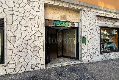 Negozio in vendita, Via Latina, Roma