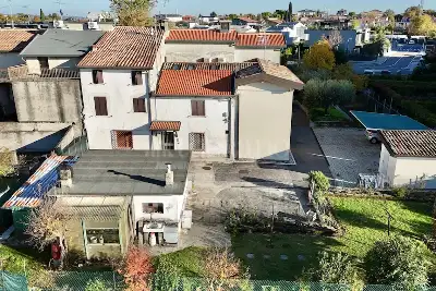 Villino a Schiera in vendita, Località Vecchi, Peschiera del Garda