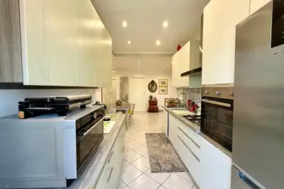 Casa in vendita, Via Tuscolana, Roma