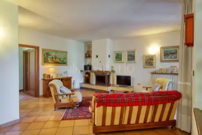 Villa in vendita, Via Marconi, Lavena Ponte Tresa
