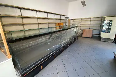 Negozio in vendita, Via Antonietta Castagna, Viggiù