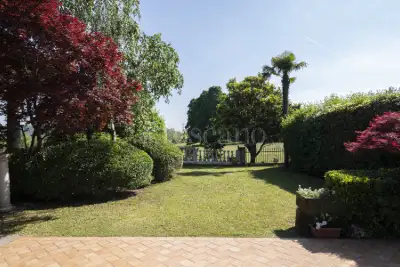 Villa in vendita, Via Aldo Moro, Provaglio d'Iseo