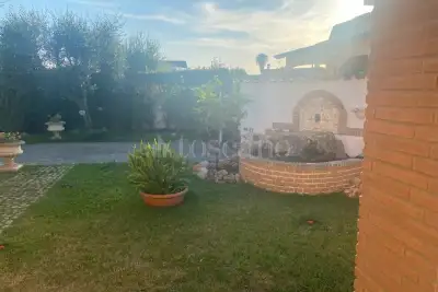 Casa Indipendente in vendita, Via Afrodite, Pomezia