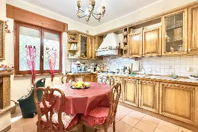 Villa Bifamiliare in vendita, Adiacente Centro Storico, Cerveteri