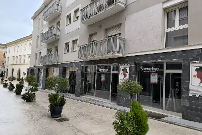 Negozio in vendita, Via Giuseppe Verdi, L'Aquila