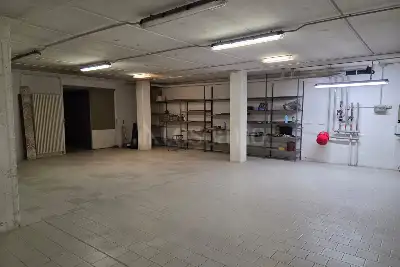 Negozio in vendita, Via Turati, Erba